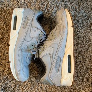 Nike Air Tennis Shoes